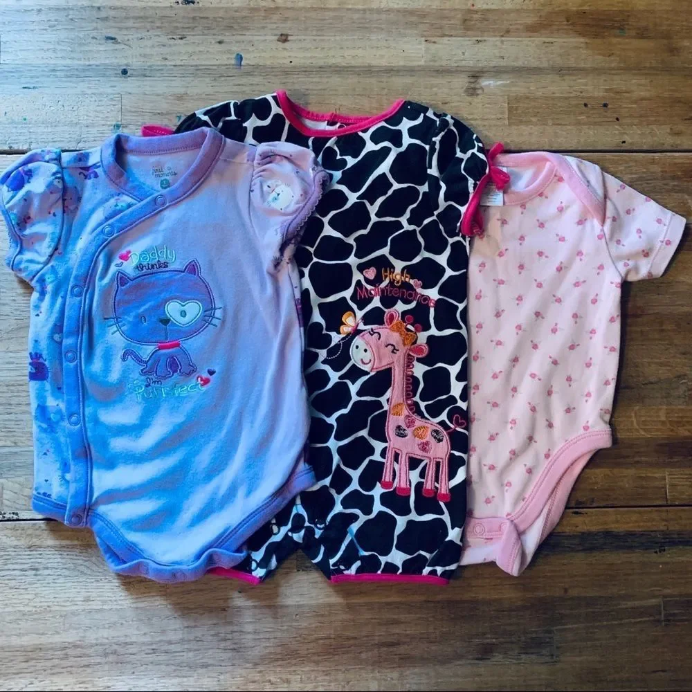 Girl onesie bundle - Picture 1 of 7